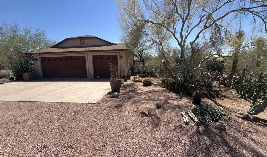 31601 N 44TH St, Cave Creek, AZ 85331 - 3 Beds, 2 Bath