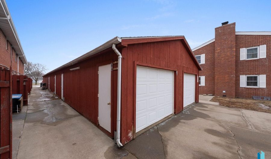 101 N Pipestone St 4, Brandon, SD 57005 - 2 Beds, 2 Bath