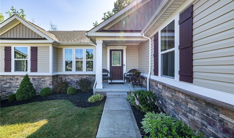 820 Sunrise Cir, Aurora, OH 44202 - 3 Beds, 2 Bath