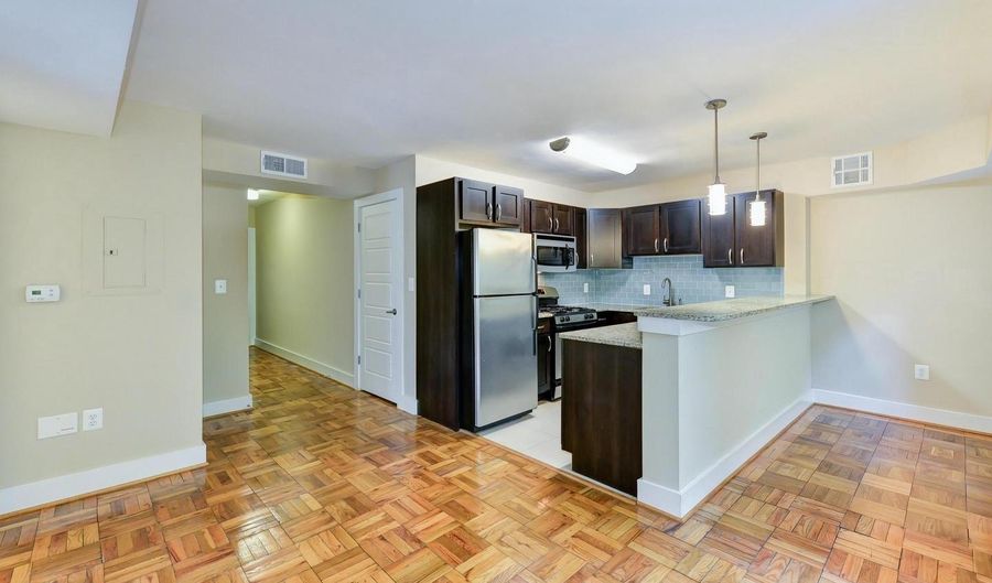 2911 NEWARK St NW 3, Washington, DC 20008 - 1 Beds, 1 Bath