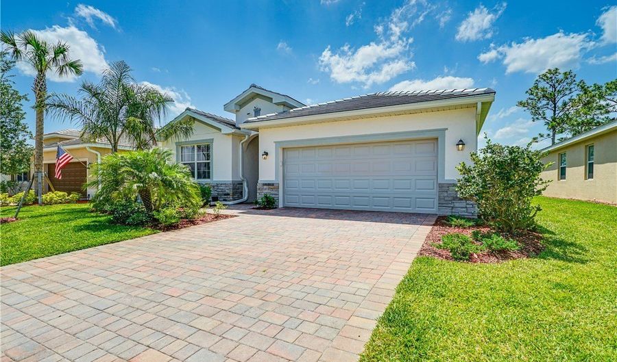 3250 Weston Manor Dr, Alva, FL 33920 - 3 Beds, 3 Bath