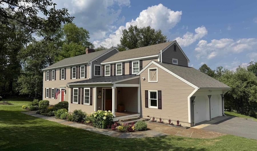 65 Hillwinds North Rd, Brattleboro, VT 05301 - 5 Beds, 5 Bath