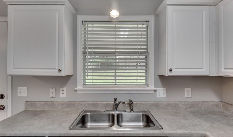619 Shadowridge Dr, Brandon, MS 39047 - 3 Beds, 2 Bath