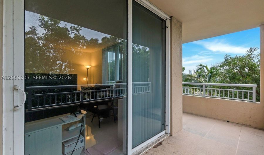19501 W Country Club Dr 309, Aventura, FL 33180 - 2 Beds, 2 Bath