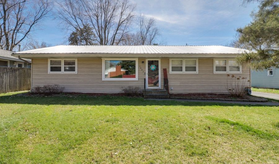 1603 Hovey Ave, Normal, IL 61761 - 3 Beds, 2 Bath