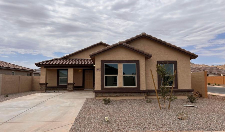 2071 E VELVET Pl, Casa Grande, AZ 85122 - 3 Beds, 2 Bath