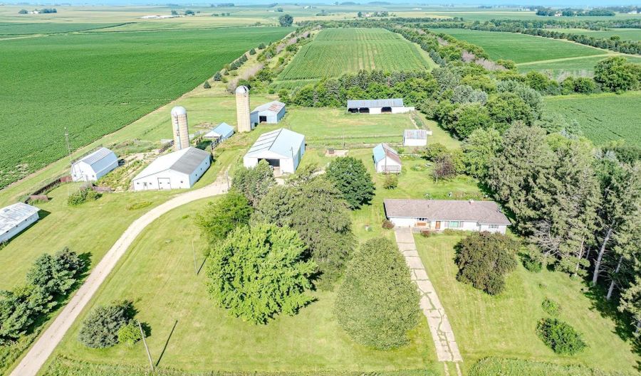 11705 J Ave, Aplington, IA 50604 - 3 Beds, 3 Bath