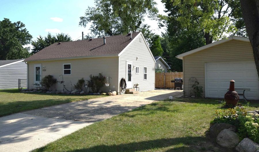 953 Robbins, Algonac, MI 48001 - 2 Beds, 1 Bath