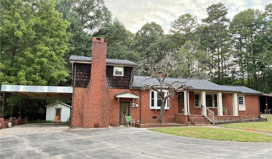 1108 Pine Hill Rd, Asheboro, NC 27205 - 3 Beds, 3 Bath