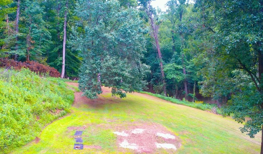 292 Briarwood Dr, Amherst, VA 24521 - 3 Beds, 3 Bath