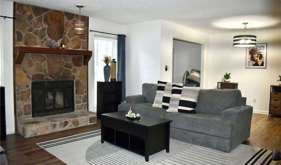 6308 Woodmont, Peachtree Corners, GA 30092 - 1 Beds, 1 Bath