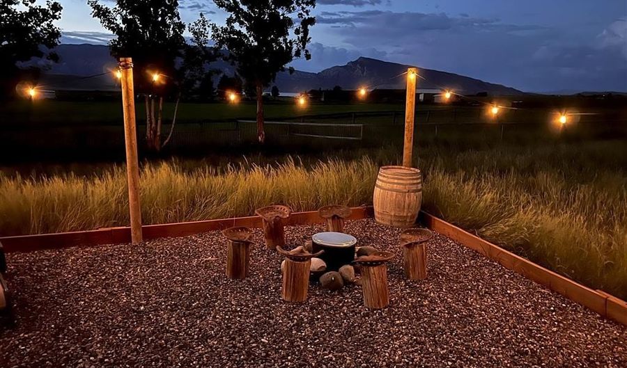 30 Carter Mountain Rd, Cody, WY 82414 - 5 Beds, 2 Bath