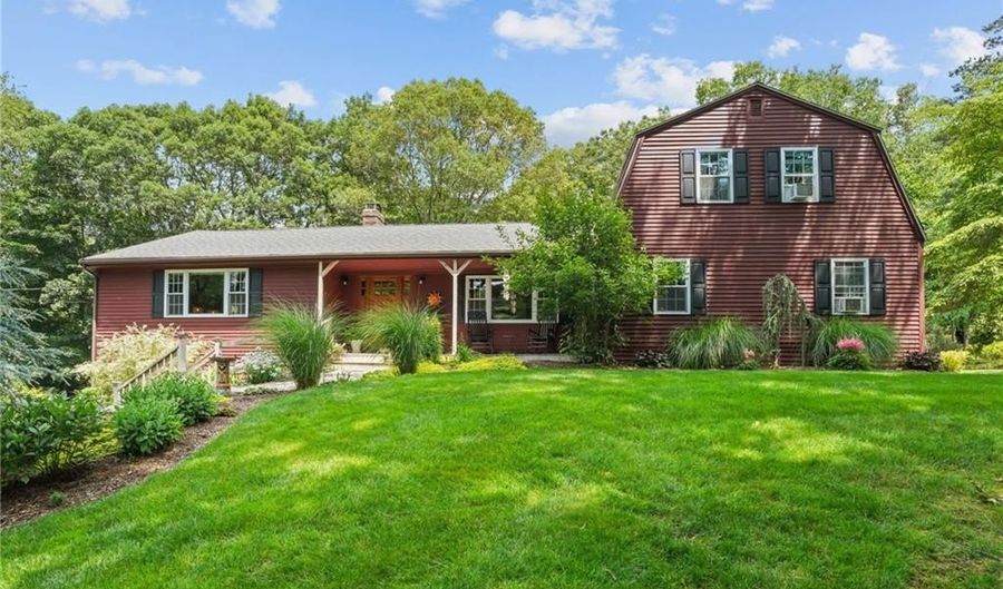 3 Cynthia Rd, Lincoln, RI 02865 - 5 Beds, 3 Bath
