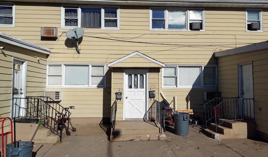 190 W 24TH St 2, Bayonne, NJ 07002 - 1 Beds, 1 Bath