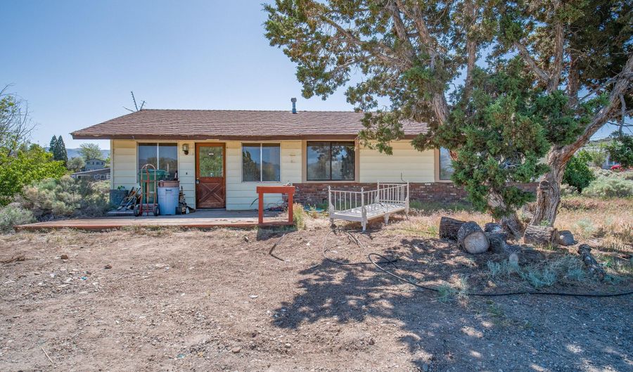 639 Mustang Ln, Gardnerville, NV 89410 - 2 Beds, 1 Bath