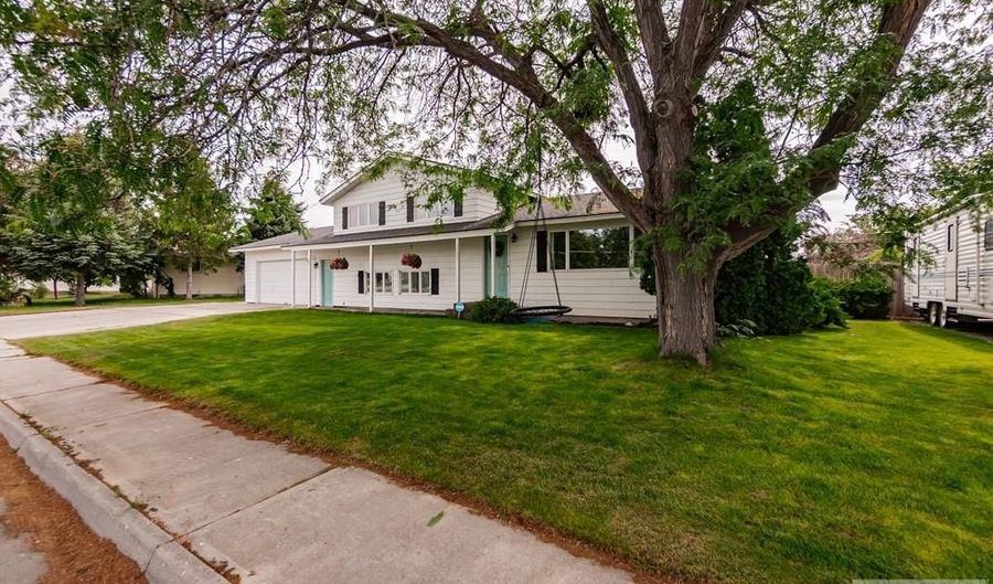 2080 Highland Dr, Blackfoot, ID 83221 - 4 Beds, 2 Bath