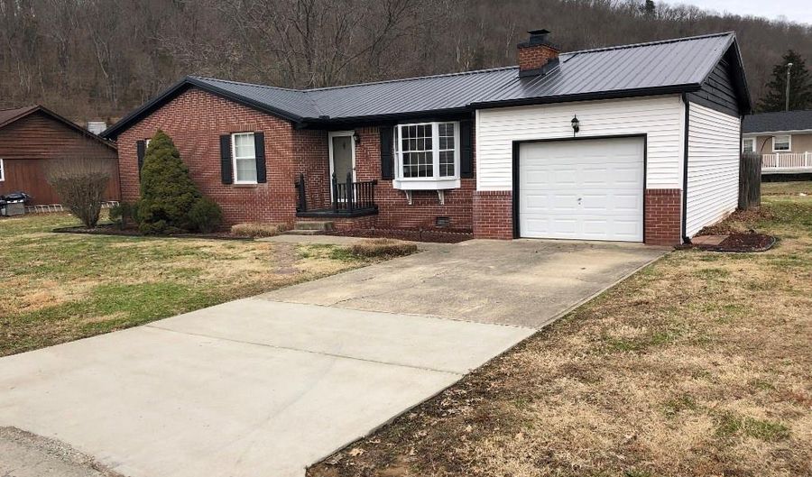 6 Gloucester Ct, Barboursville, WV 25504 - 3 Beds, 2 Bath