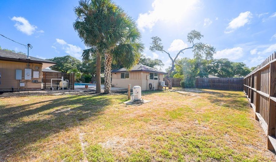 1059 S Mccampbell St, Aransas Pass, TX 78336 - 4 Beds, 4 Bath