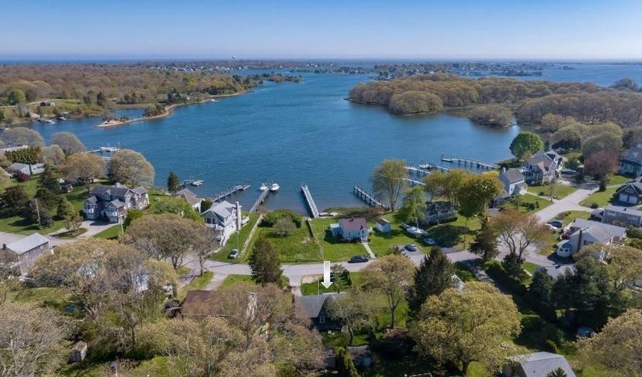 43 Flintstone Rd, Narragansett, RI 02882 - 3 Beds, 2 Bath