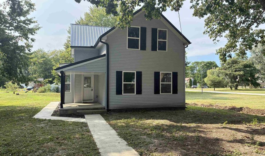 874 N Jackson St, Andrews, IN 46702 - 3 Beds, 2 Bath