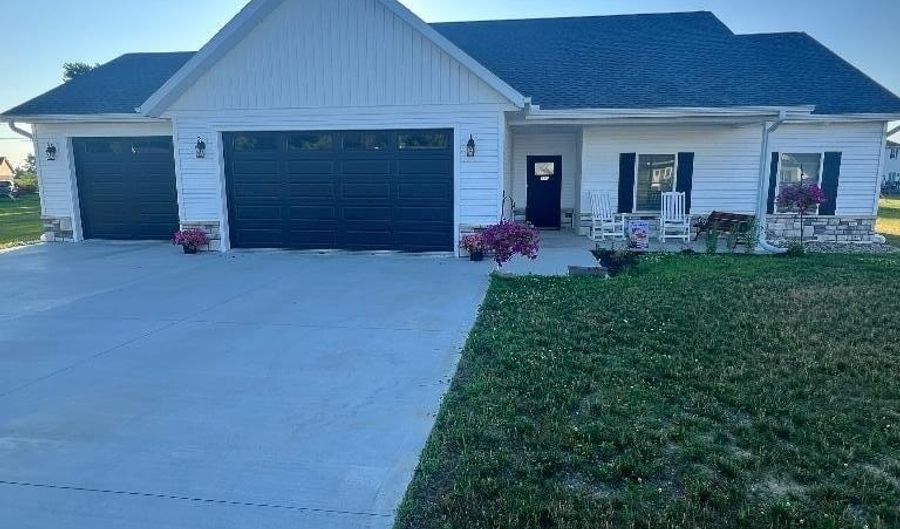110 Meadow Ct, Argos, IN 46501 - 3 Beds, 2 Bath