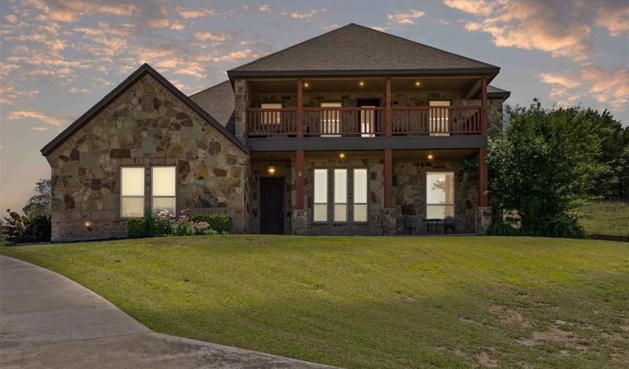 111 Meadow Bridge Dr, Weatherford, TX 76085 - 4 Beds, 3 Bath