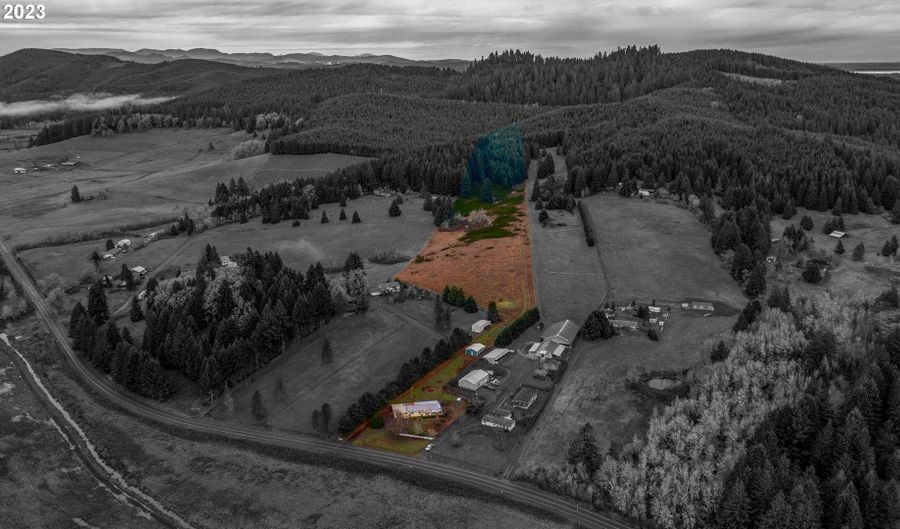 24333 VAUGHN Rd, Veneta, OR 97487 - 3 Beds, 2 Bath