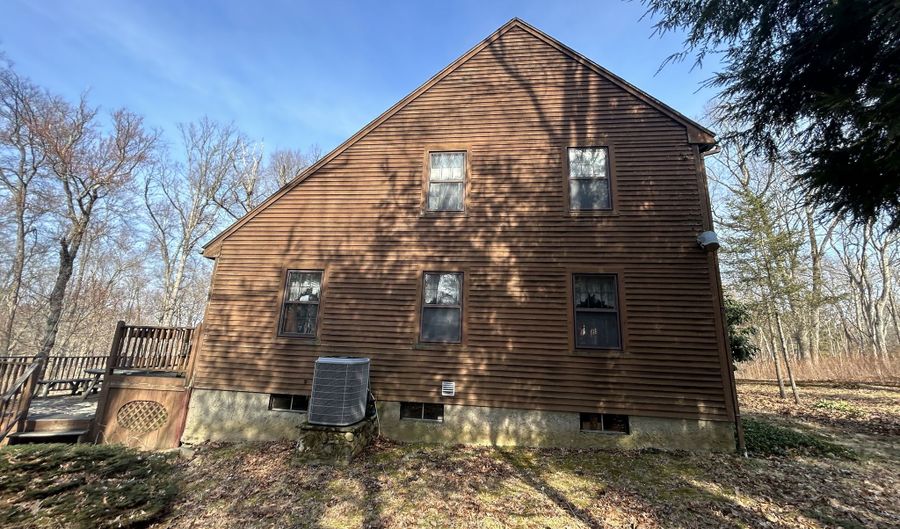 76 Governors Hill Rd, Oxford, CT 06478 - 3 Beds, 3 Bath
