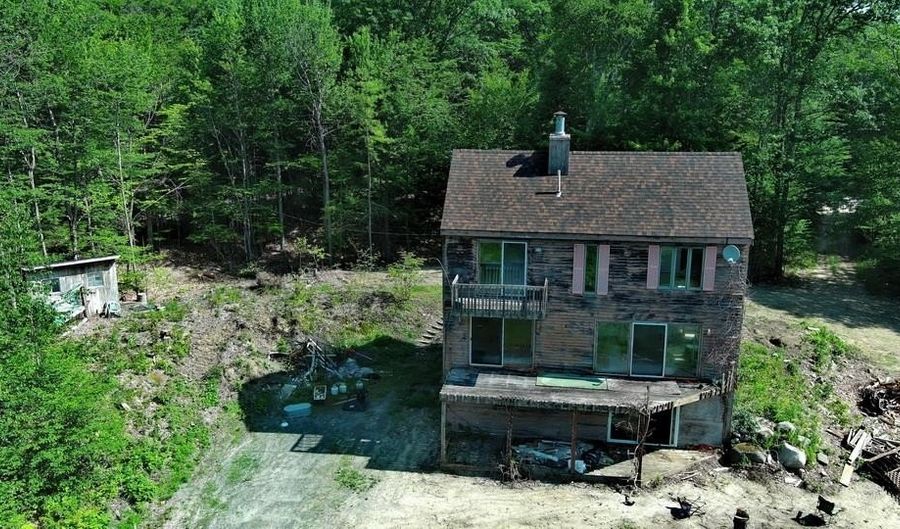 29 Mollie Rd, Bridgewater, NH 03222 - 4 Beds, 3 Bath