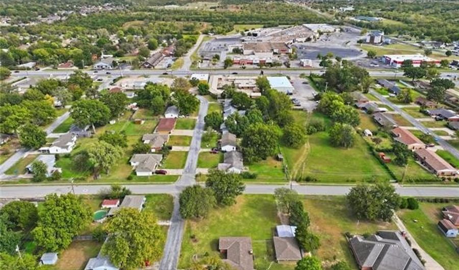 3601 Henrietta Ave, Bartlesville, OK 74006 - 3 Beds, 2 Bath