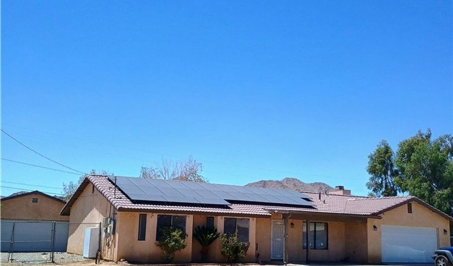 16594 Tenaja Rd, Apple Valley, CA 92307 - 3 Beds, 2 Bath