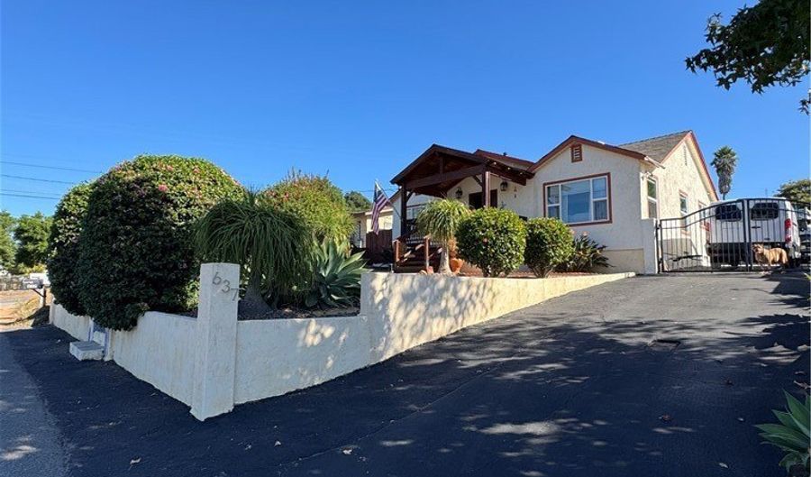 637 Iowa, Fallbrook, CA 92028 - 2 Beds, 1 Bath