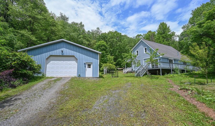 590 BEARFOOT, Accident, MD 21520 - 3 Beds, 2 Bath