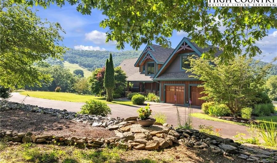314 Elk Creek Mountain Pkwy, Todd, NC 28684 - 4 Beds, 4 Bath
