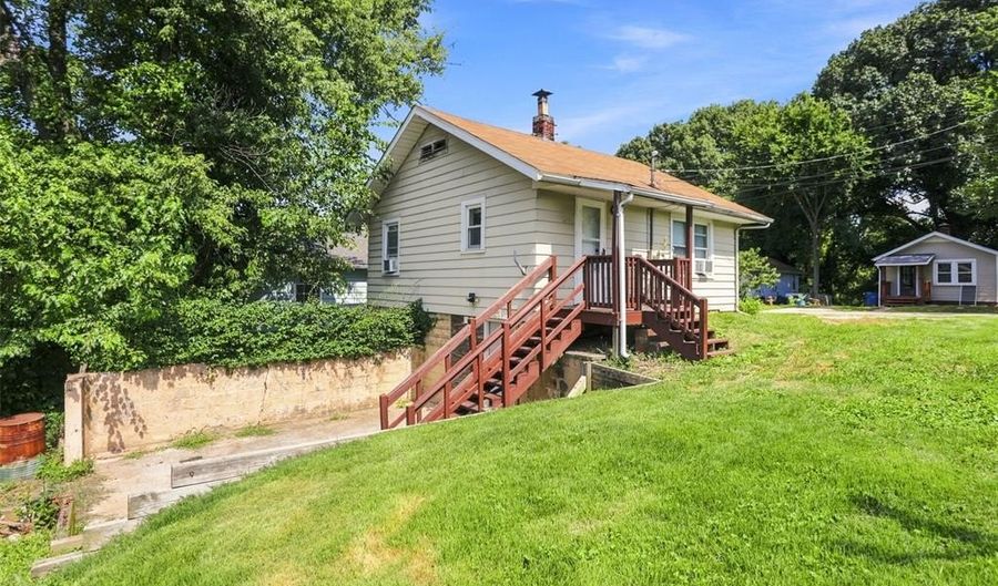 3219 Duco St, Alton, IL 62002 - 2 Beds, 1 Bath