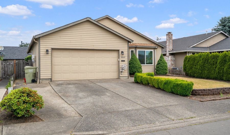 21645 SW LOIS St, Aloha, OR 97003 - 3 Beds, 2 Bath