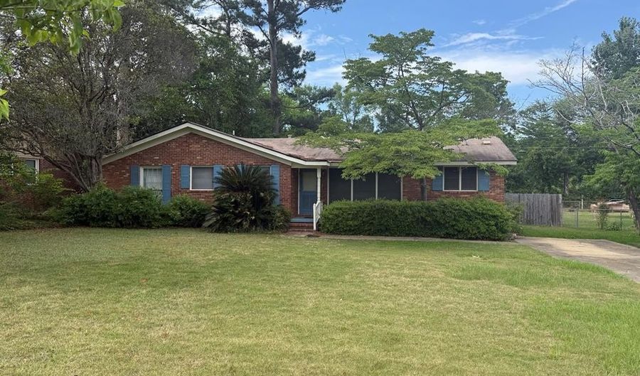 2611 PINE VALLEY Rd, Albany, GA 31707 - 3 Beds, 2 Bath