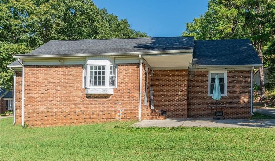 964 Old Nc Highway 49, Asheboro, NC 27205 - 3 Beds, 2 Bath