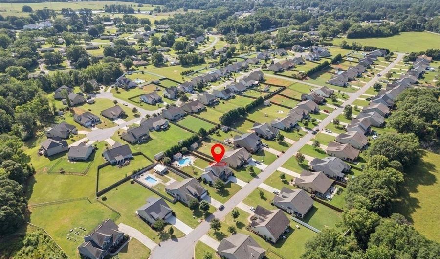1032 Drakes Xing, Anderson, SC 29625 - 4 Beds, 3 Bath