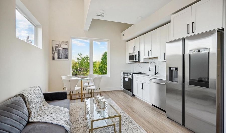 1307 LONGFELLOW St NW #10, Washington, DC 20011 - 2 Beds, 2 Bath