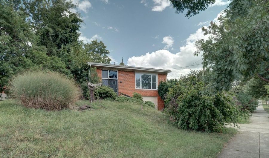 4553 ALABAMA Ave SE, Washington, DC 20019 - 3 Beds, 1 Bath