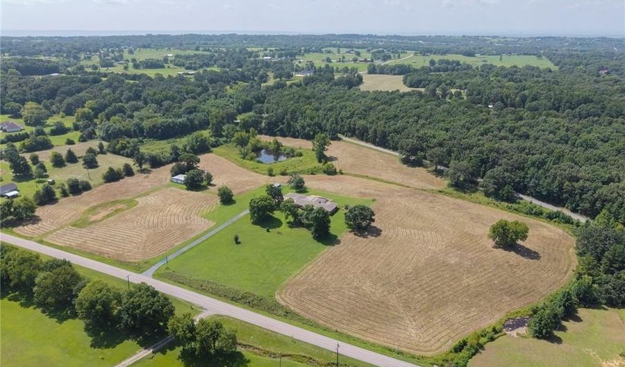 2315 Dean Springs Rd, Alma, AR 72921 - 4 Beds, 4 Bath