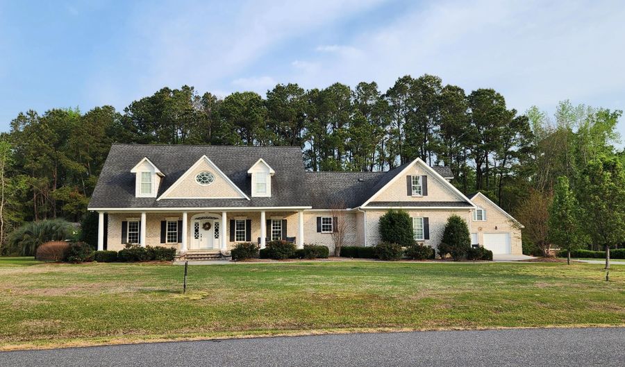 359 Timber Cove Dr, Whiteville, NC 28472 - 4 Beds, 4 Bath