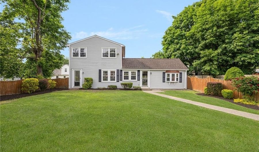52 Pleasant View Rd, Warwick, RI 02888 - 3 Beds, 2 Bath