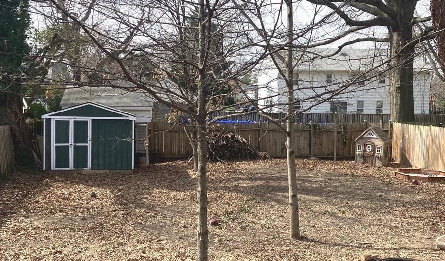 626 S IRVING St, Arlington, VA 22204 - 4 Beds, 2 Bath