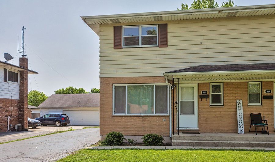 522 North Ave, Antioch, IL 60002 - 2 Beds, 2 Bath