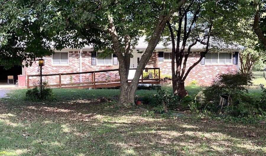 219 E McClendon St, Batesville, AR 72501 - 3 Beds, 2 Bath
