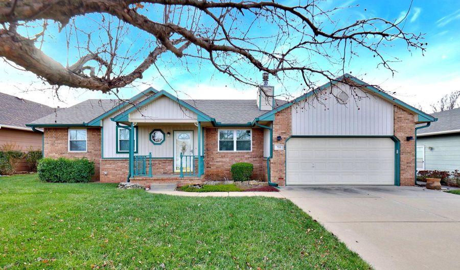 710 Lakewood Ct, Augusta, KS 67010 - 4 Beds, 3 Bath