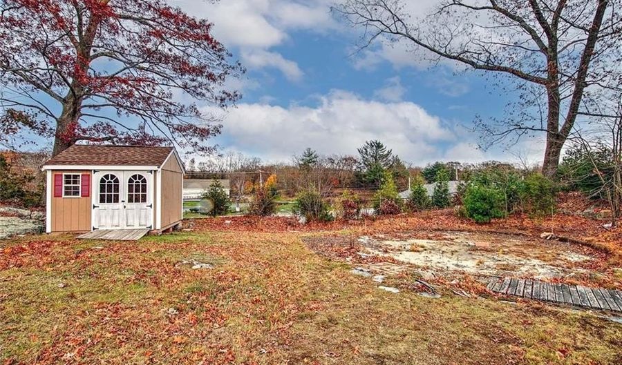 64 Peacedale Rd, Cumberland, RI 02864 - 3 Beds, 2 Bath