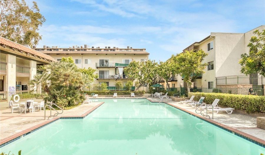 5460 White Oak Ave F105, Encino, CA 91316 - 2 Beds, 2 Bath